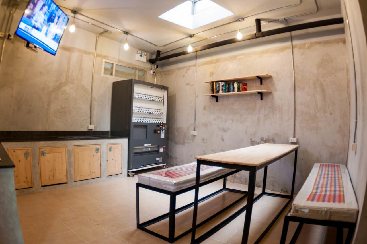 A'Stel Bangrak (Adults Only) Hostel Bangkok Exterior photo